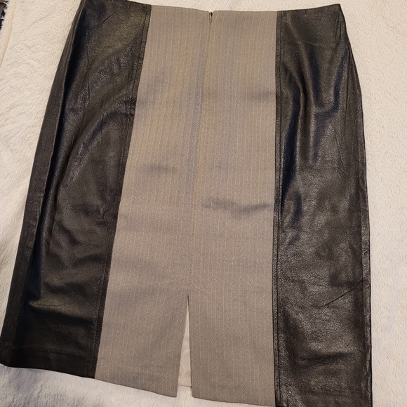R  Faux leather and fabric skirt - Picture 4 of 6